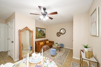 2818 Garfield St in Laredo, TX - Building Photo - Building Photo