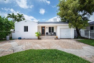 2350 SW 24th Ter in Miami, FL - Building Photo