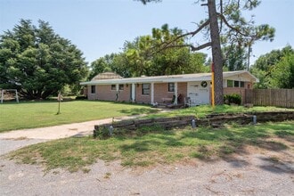 2200 US-81 in Chickasha, OK - Building Photo - Building Photo