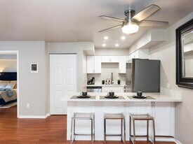 6955 Alvarado Rd in San Diego, CA - Building Photo