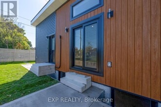 44 Kingsway Crescent in Brantford, ON - Building Photo - Building Photo