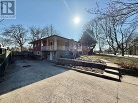 288 Scott St in St Catharines, ON - Building Photo