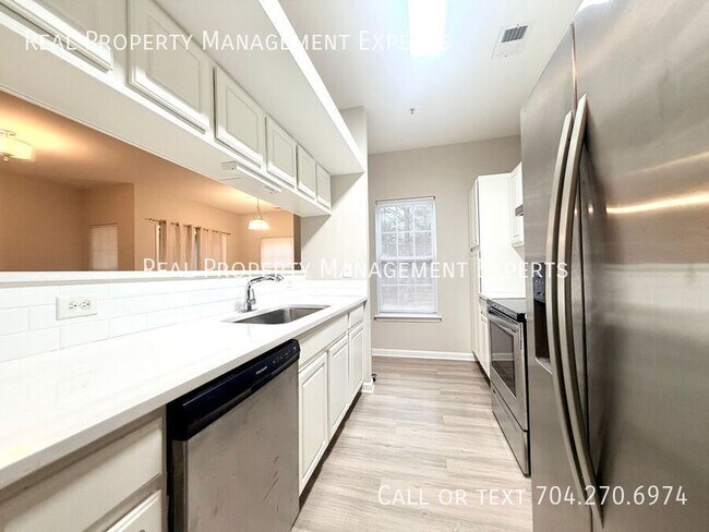 2554 Carya Pond Ln in Charlotte, NC - Building Photo - Building Photo