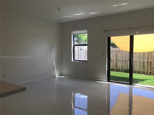 278 NE 208th Terrace in North Miami Beach, FL - Building Photo - Building Photo