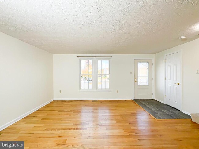 15511 Norwegian Ct in Bowie, MD - Building Photo - Building Photo