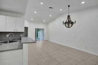 1841 SW 112 Terrace in Miramar, FL - Foto de edificio - Building Photo