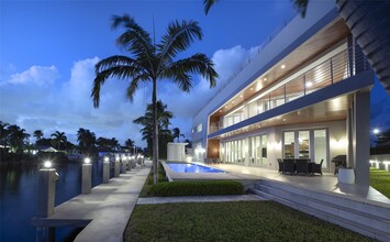 3300 NE 39th St in Fort Lauderdale, FL - Foto de edificio - Building Photo