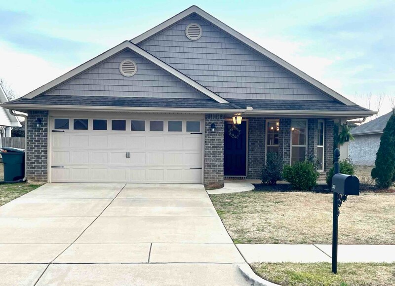 2461 Belltown Dr SW in Huntsville, AL - Building Photo