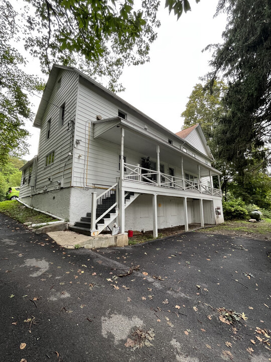 15 Clearwater Rd in Highland, NY - Building Photo