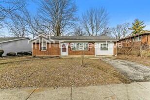 2950 Langfield Dr in Columbus, OH - Building Photo