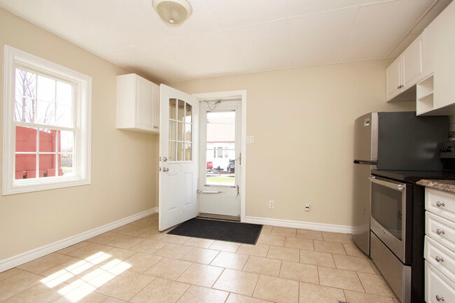 property at 356 Ritson Rd S