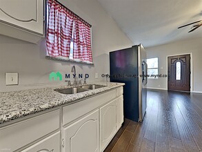 1606 Ruthven St-Unit -Apt B in Houston, TX - Building Photo - Building Photo