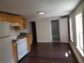 239 Bennington St, Unit 1 in Boston, MA - Building Photo - Building Photo