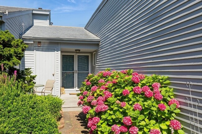 34 Harbor Dr in Blue Point, NY - Building Photo - Building Photo