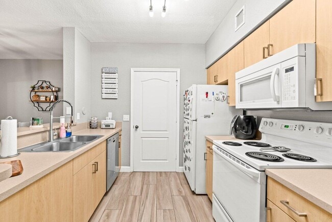 308 Belmont Pl in Boynton Beach, FL - Building Photo - Building Photo