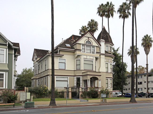 Dorchester Apartments in San Jose, CA - Foto de edificio - Building Photo