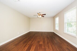 710 Holland Ridge Dr in La Vergne, TN - Building Photo - Building Photo