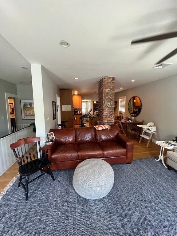 property at 19 Rockview St