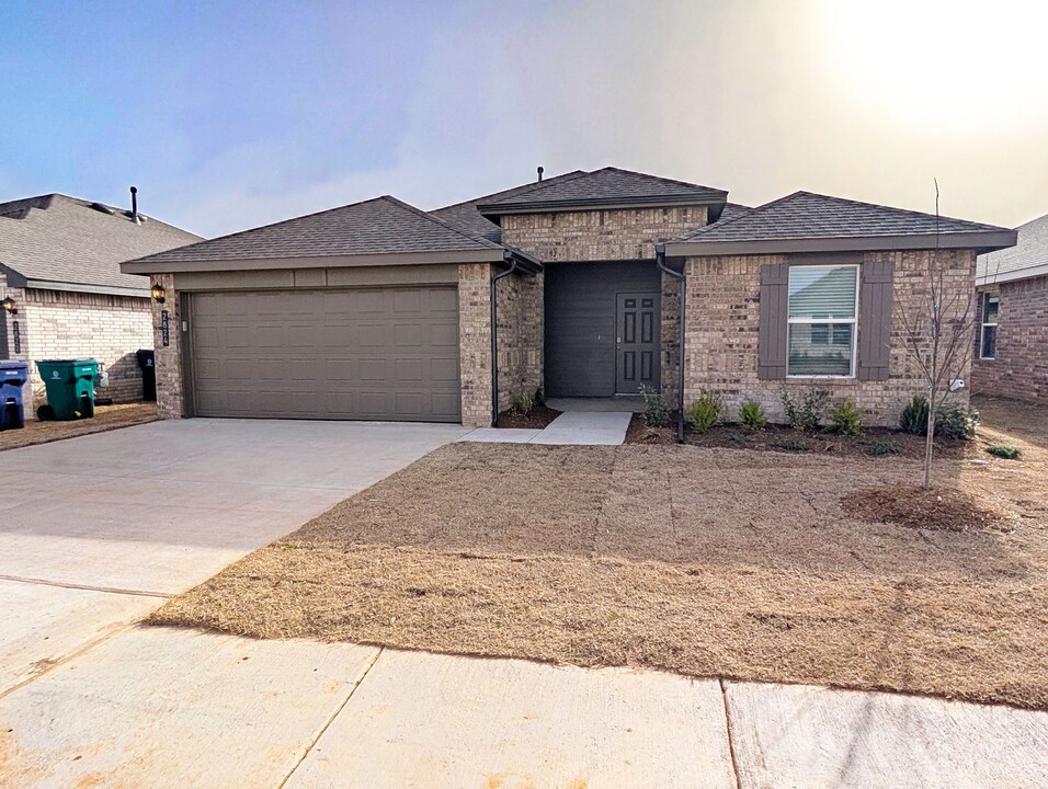 2824 Firefly Dr in Yukon, OK - Building Photo