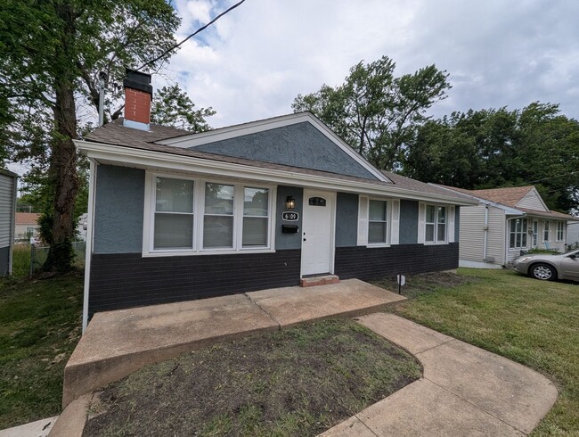 property at 6109 Evergreen Blvd