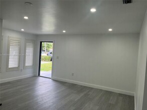 6006 NW 38th St-Unit -6006 in Virginia Gardens, FL - Building Photo - Building Photo