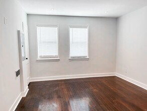 1272 16th St NE in Washington, DC - Foto de edificio - Building Photo