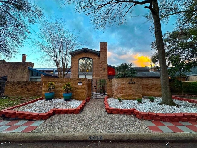 property at 4713 N Cashel Cir