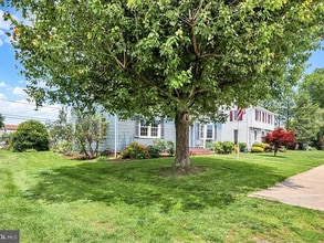 217 E Chestnut St in Cleona, PA - Building Photo - Building Photo