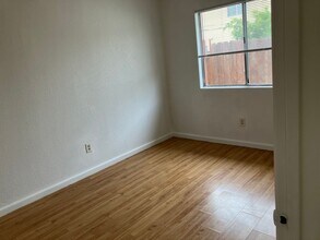 926 W 13th St in Merced, CA - Building Photo - Building Photo