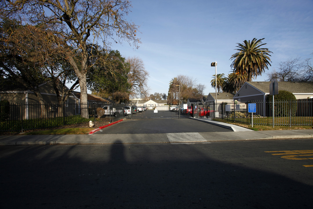 Forrest Palms Senior Center in Sacramento, CA - Building Photo