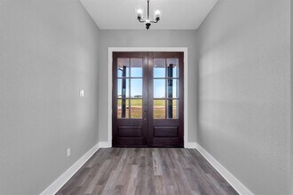 519 Chuckwagon Trail in Angleton, TX - Building Photo - Building Photo