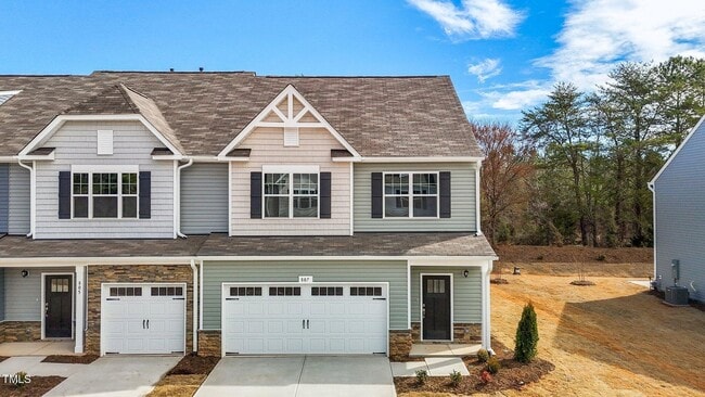 807 Pryor St in Mebane, NC - Foto de edificio - Building Photo