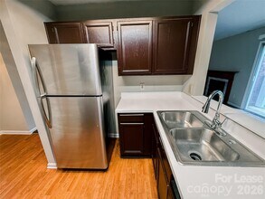 2802 Iron Gate Ln in Charlotte, NC - Building Photo - Building Photo