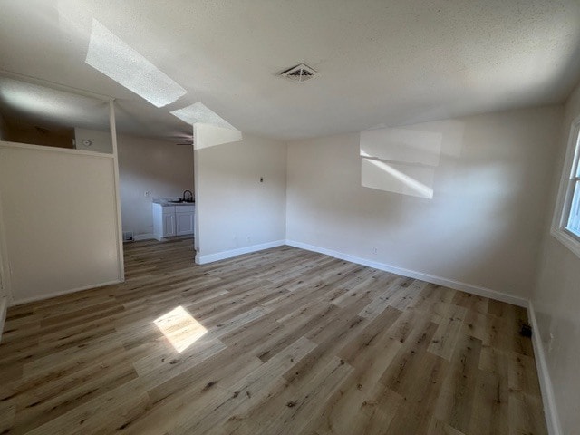 910 Richland St, Unit 910-A in High Point, NC - Foto de edificio - Building Photo