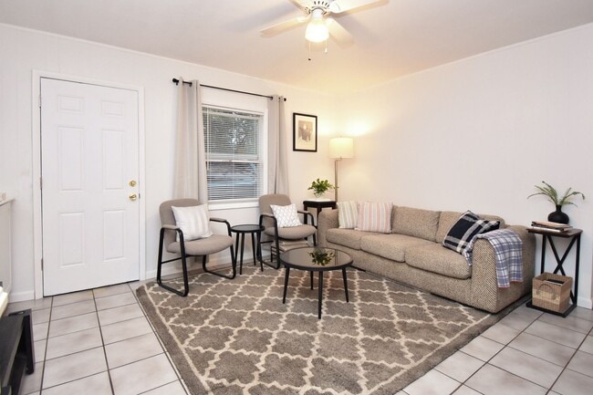 2060 NW 34th Ave in Gainesville, FL - Building Photo - Building Photo