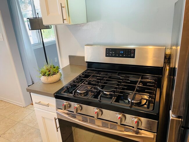 1723 Delaware Ave, Unit 3