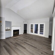 5712 Finsbury Ct in Raleigh, NC - Foto de edificio - Building Photo