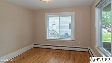 914 Woodlawn Ave in Ann Arbor, MI - Building Photo - Building Photo