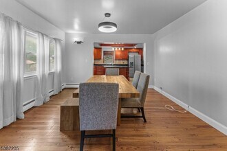 14 Brookwood Dr in Maplewood, NJ - Building Photo - Building Photo