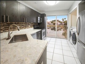 5755 NW 109th Ave in Doral, FL - Building Photo