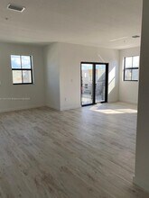 15520 SW 136th St in Miami, FL - Building Photo - Building Photo