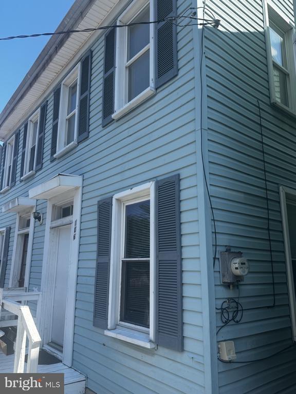 property at 106 N Arch St