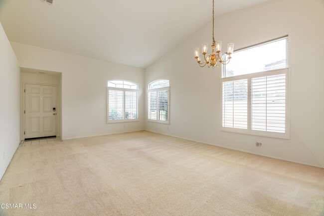 1690 Springhaven Ave in Thousand Oaks, CA - Building Photo - Building Photo