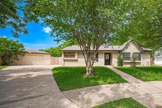 13506 Sherwood St in Sugar Land, TX - Building Photo - Building Photo