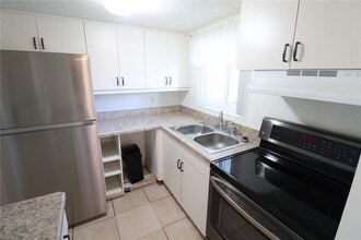 1863 Sunny Dr in Bradenton, FL - Building Photo - Building Photo