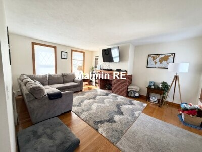 920 E 4th St, Unit 1 in Boston, MA - Building Photo