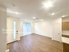 6117 Bridgecross Dr in Sacramento, CA - Building Photo - Building Photo