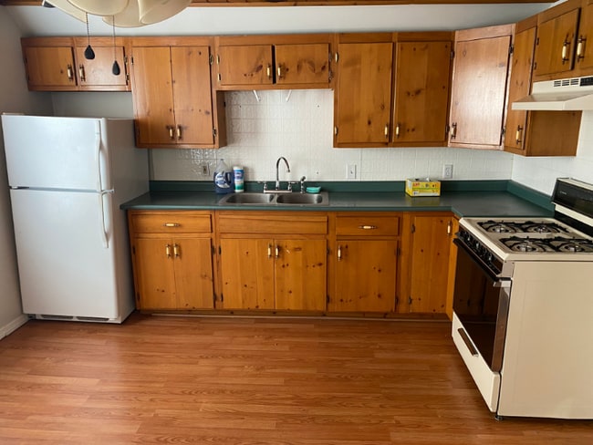 166 Newland Ave in Woonsocket, RI - Foto de edificio - Building Photo