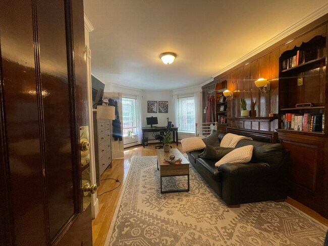218 Newbury St, Unit 4B in Boston, MA - Building Photo - Building Photo
