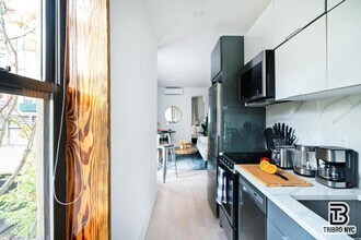 513 W 48th St in New York, NY - Building Photo - Building Photo